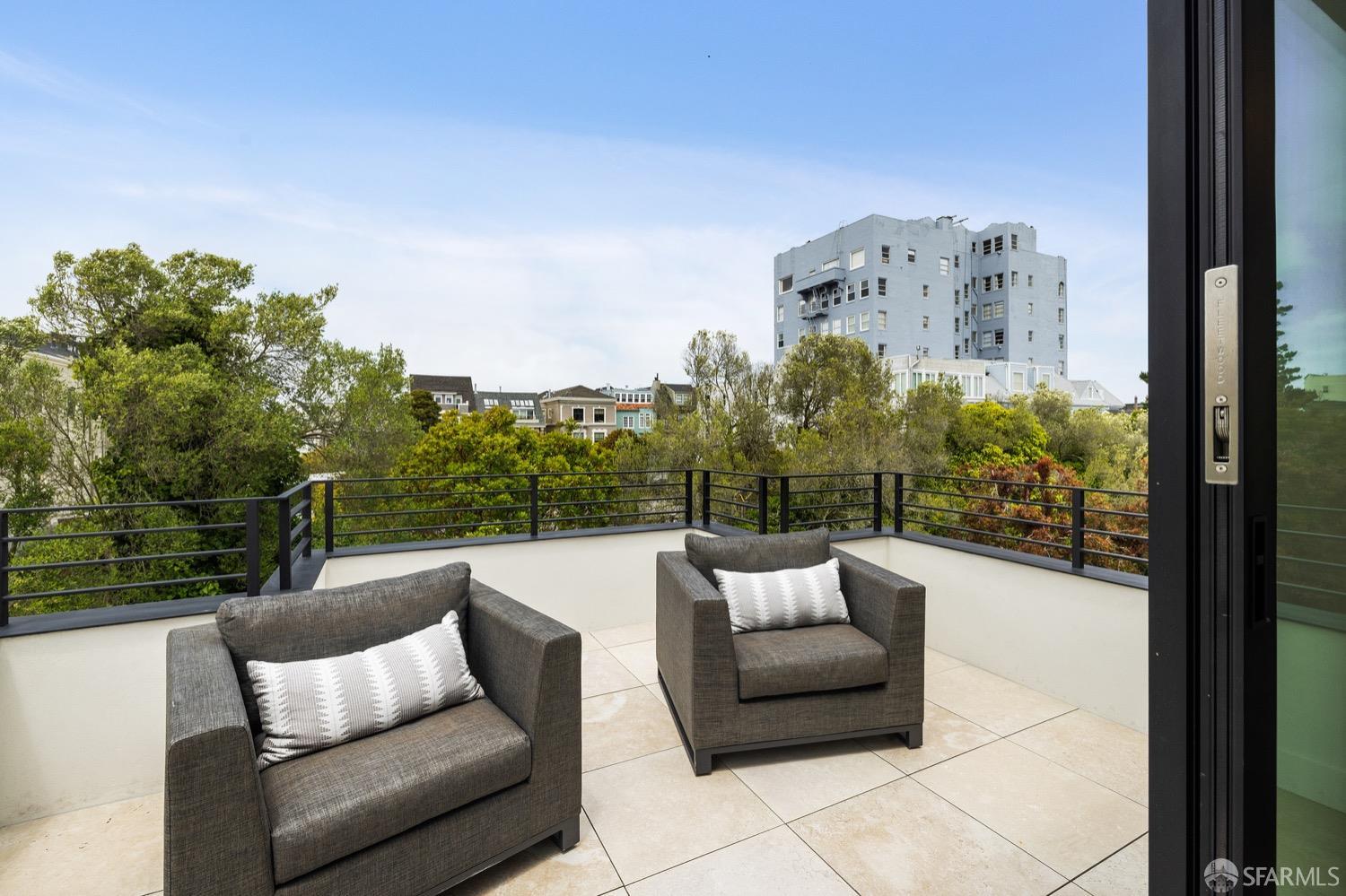 3456 Sacramento Street Unit: 5