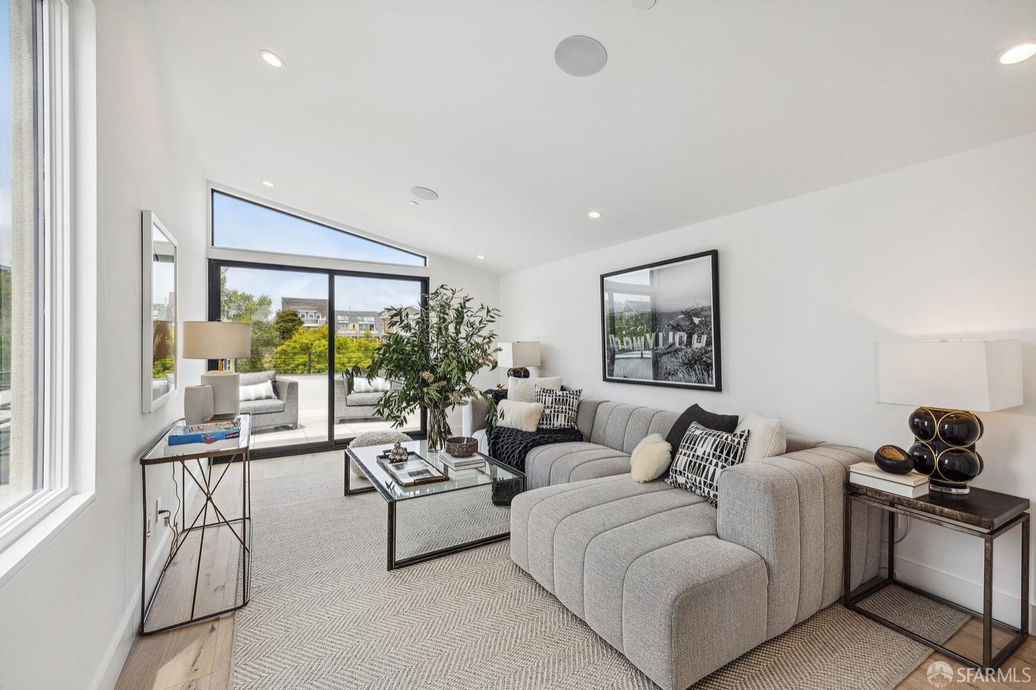 3456 Sacramento Street Unit: 5