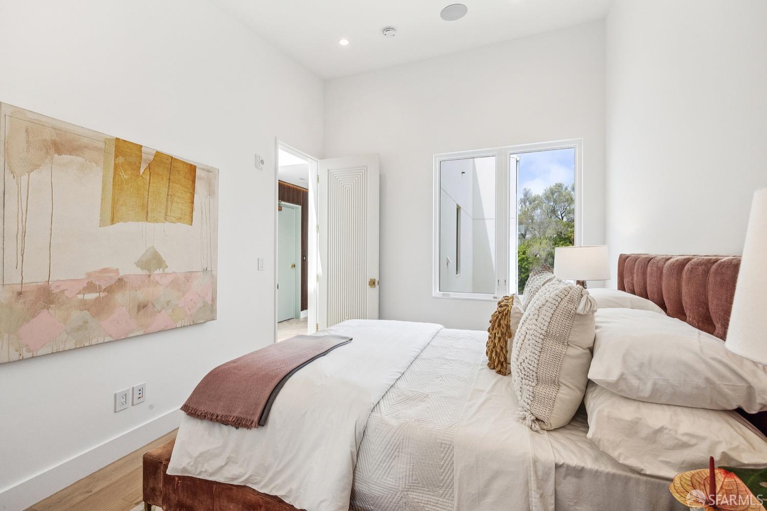 3456 Sacramento Street Unit: 5