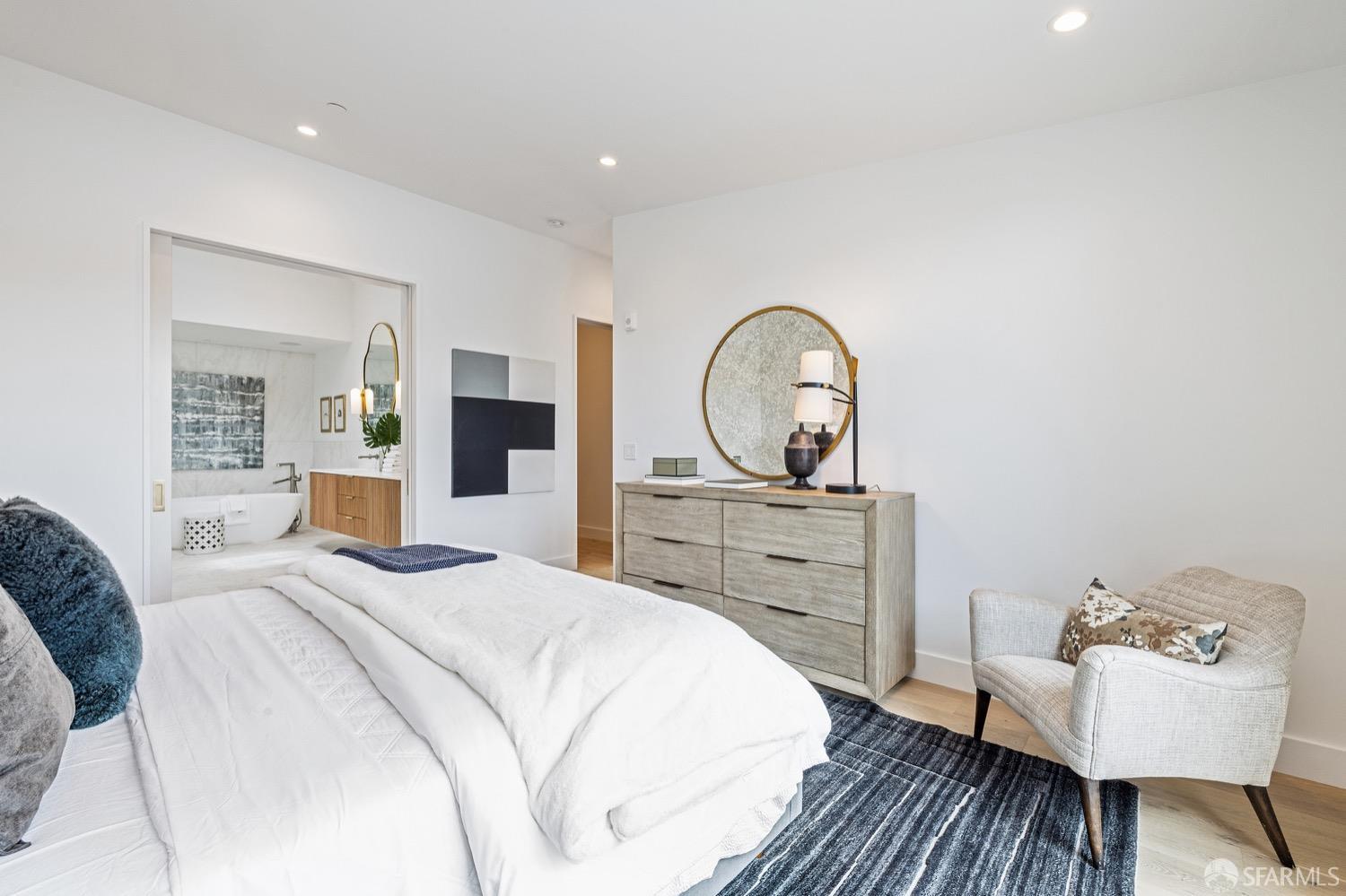 3456 Sacramento Street Unit: 5