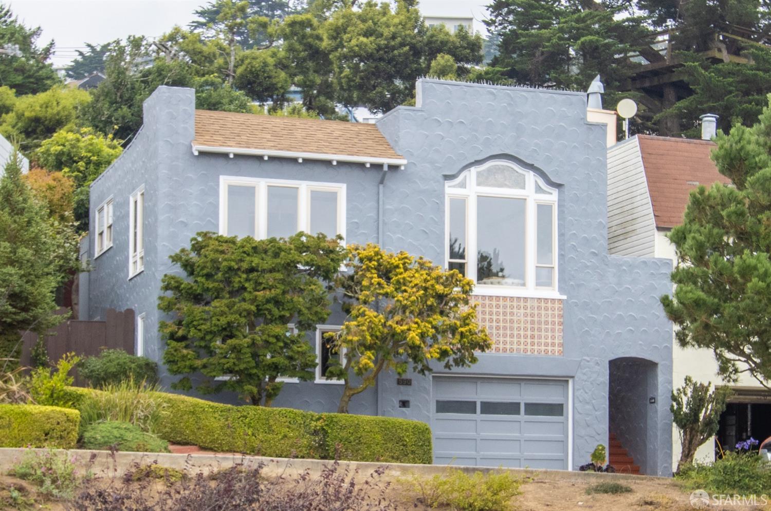 590 Melrose Avenue