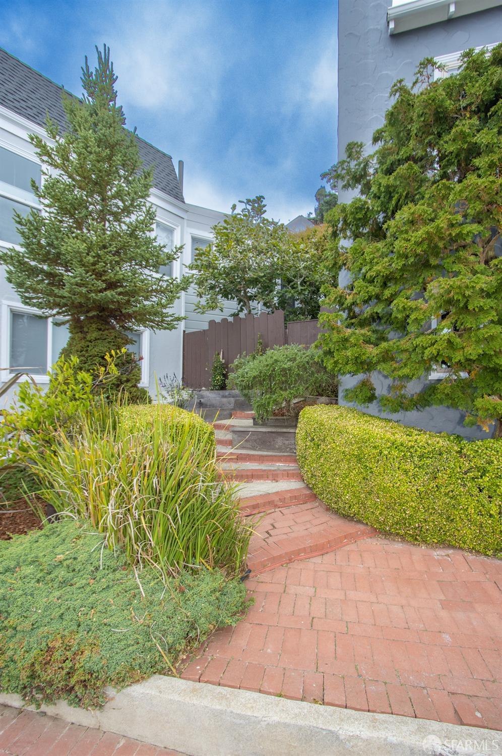 590 Melrose Avenue