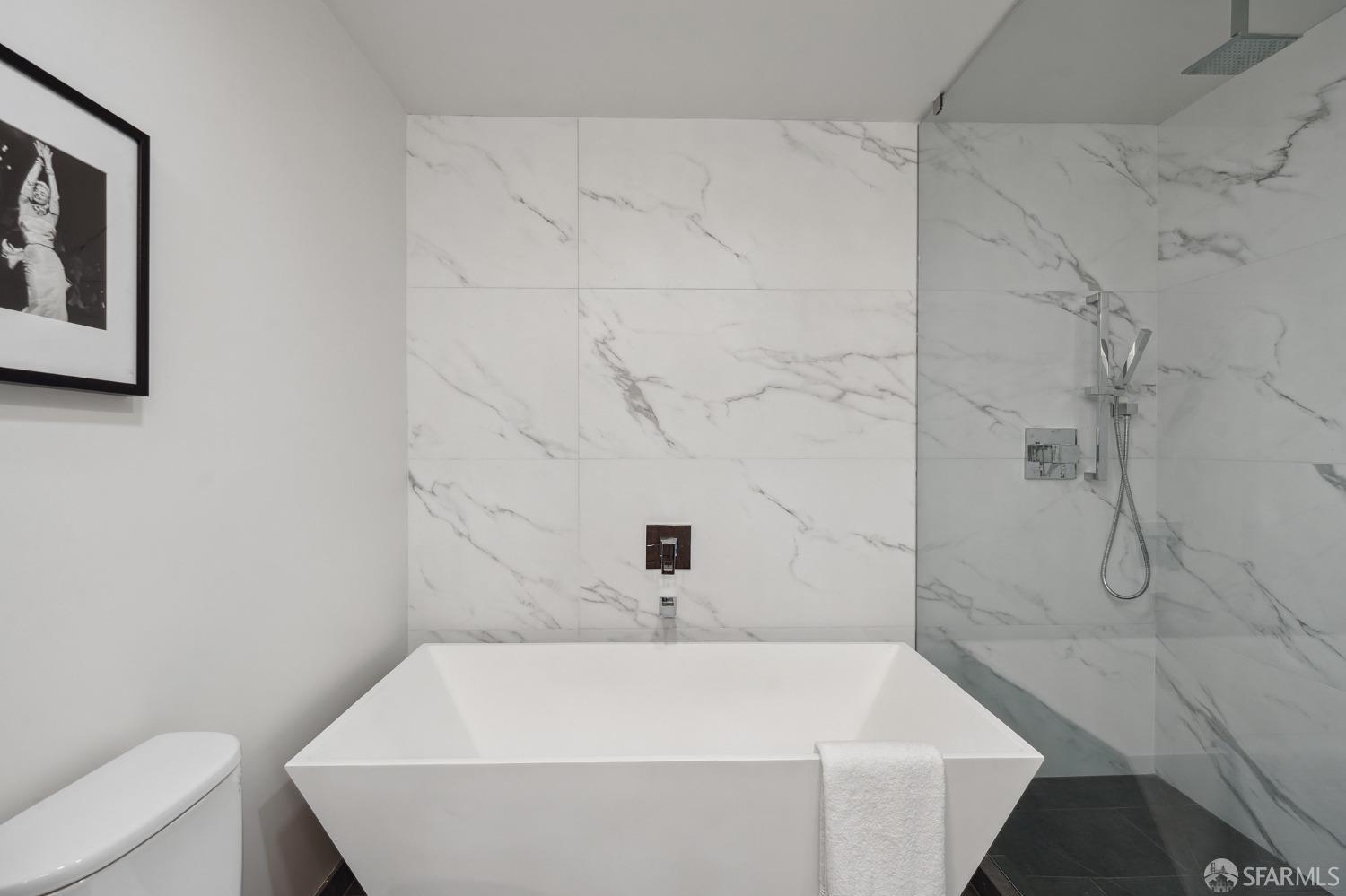 1624 Larkin Street Unit: 9