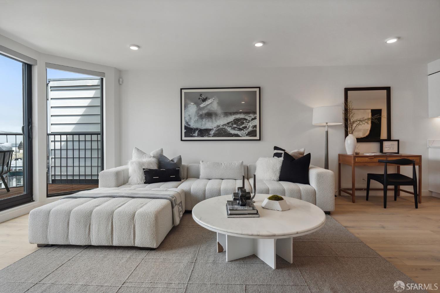 1624 Larkin Street Unit: 9