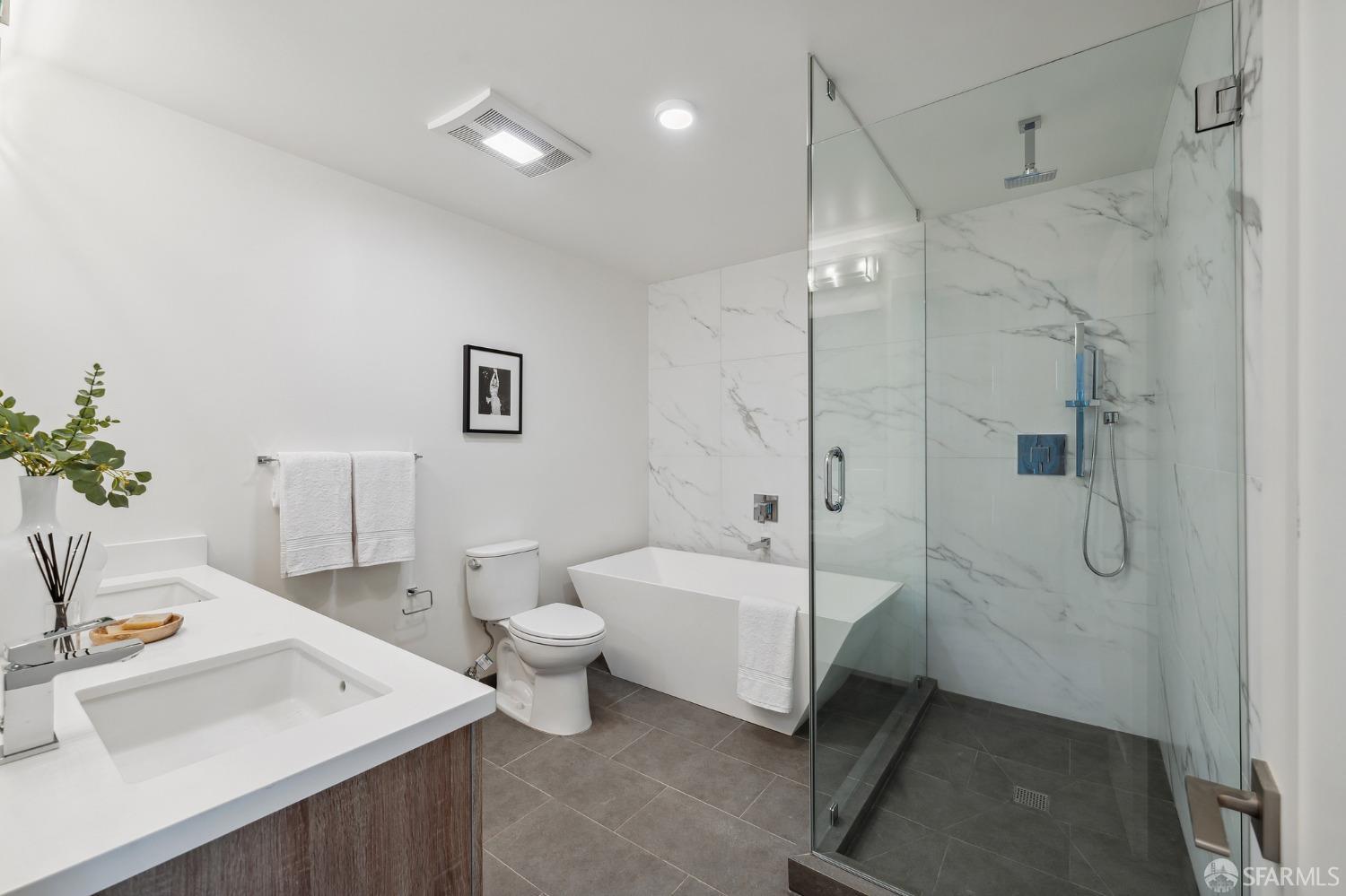 1624 Larkin Street Unit: 9