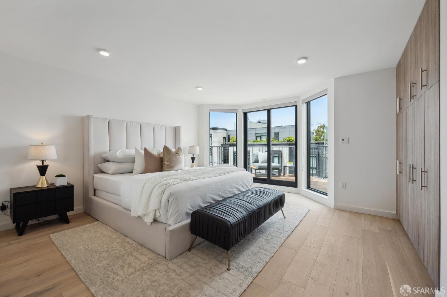 1624 Larkin Street Unit: 9