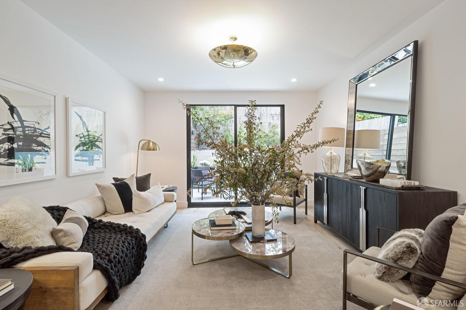 3456 Sacramento Street Unit: 4