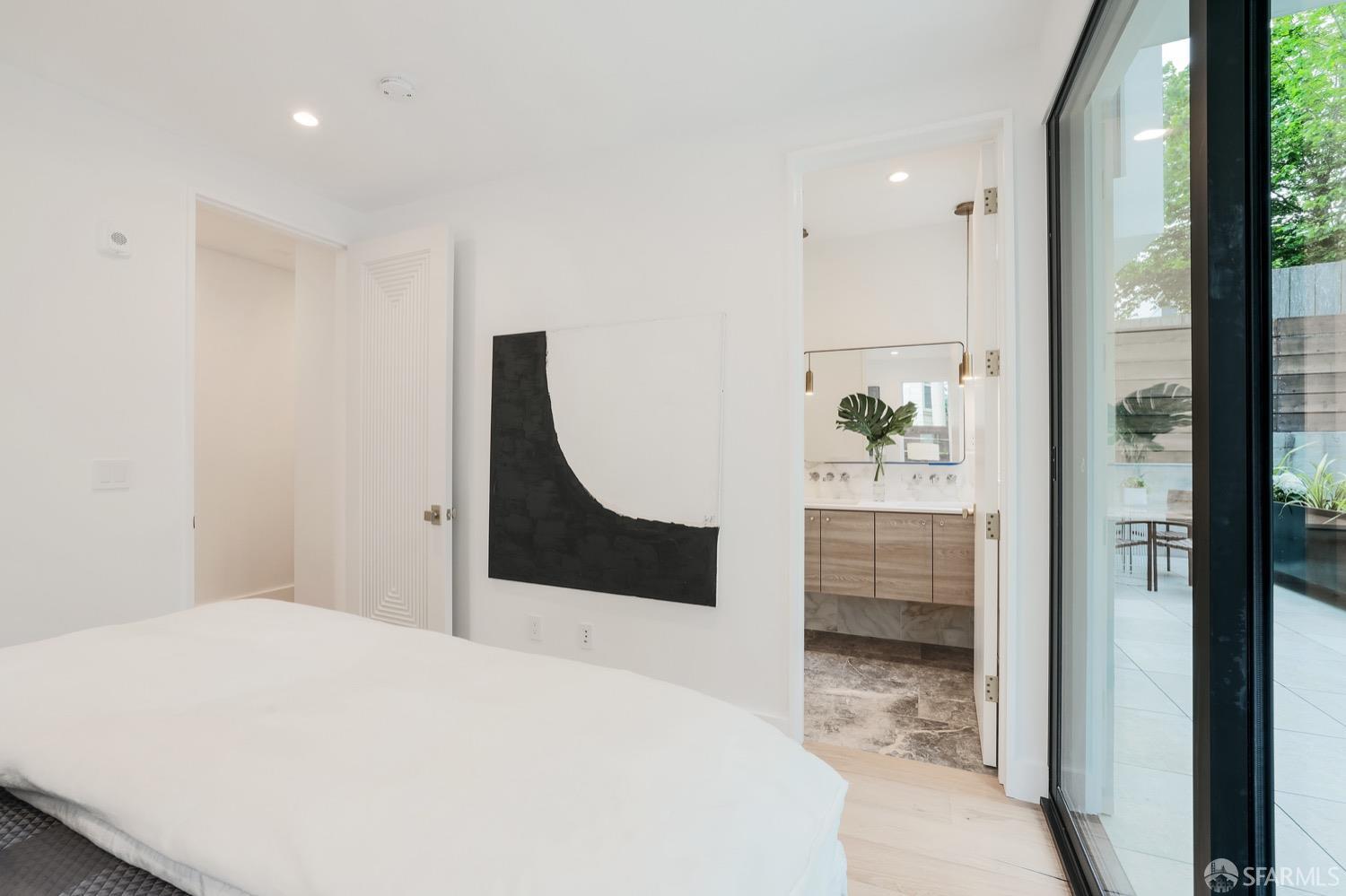 3456 Sacramento Street Unit: 4