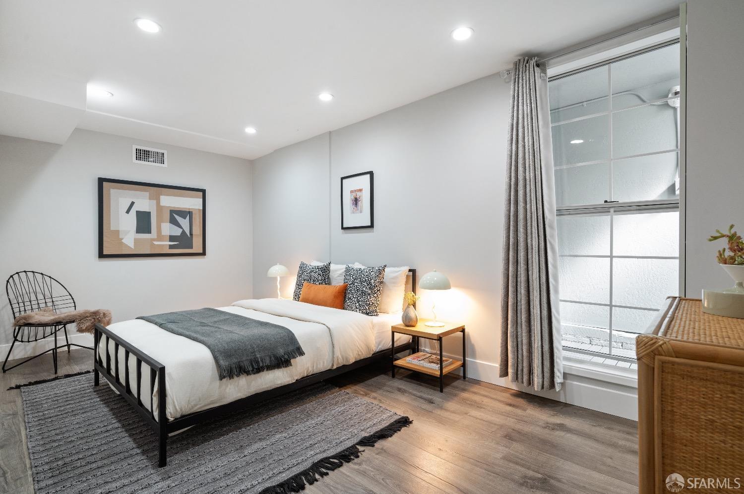 1707 Baker Street