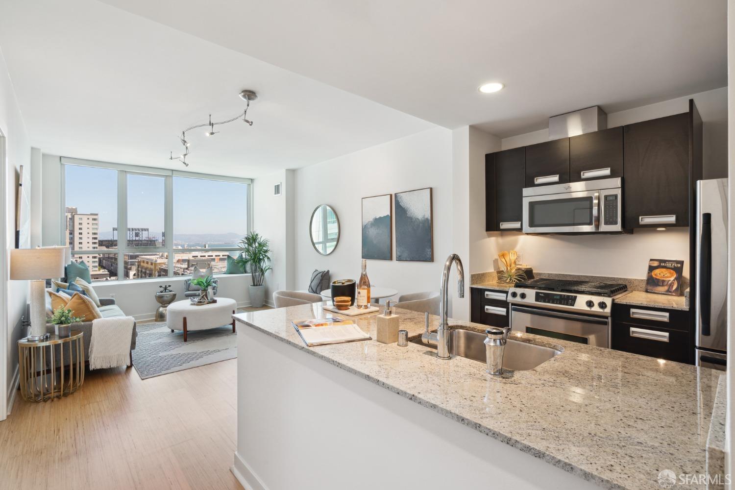 300 Berry Street Unit: 1207