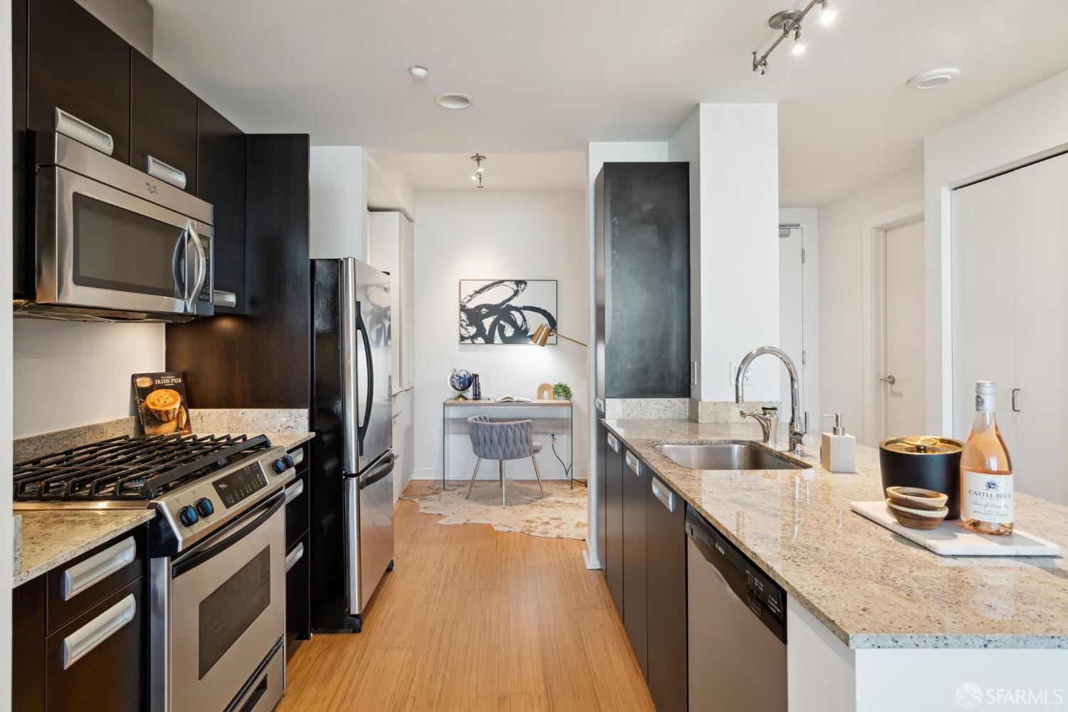 300 Berry Street Unit: 1207