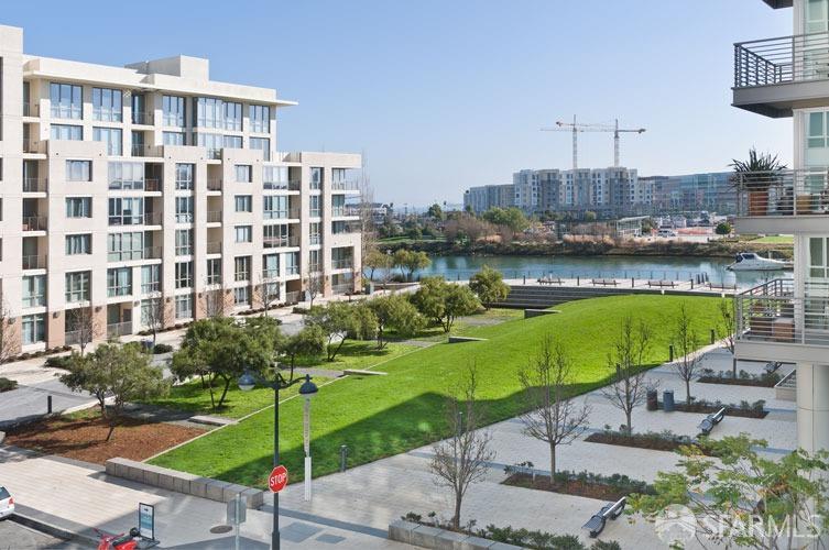 300 Berry Street Unit: 1207