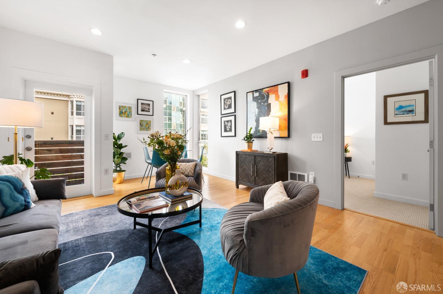 1521 Sutter Street # 302