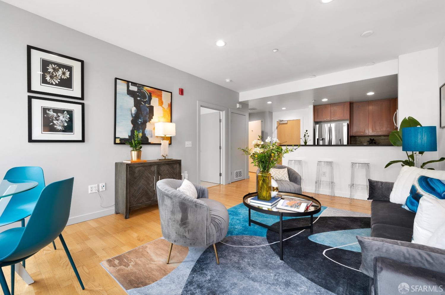 1521 Sutter Street # 302