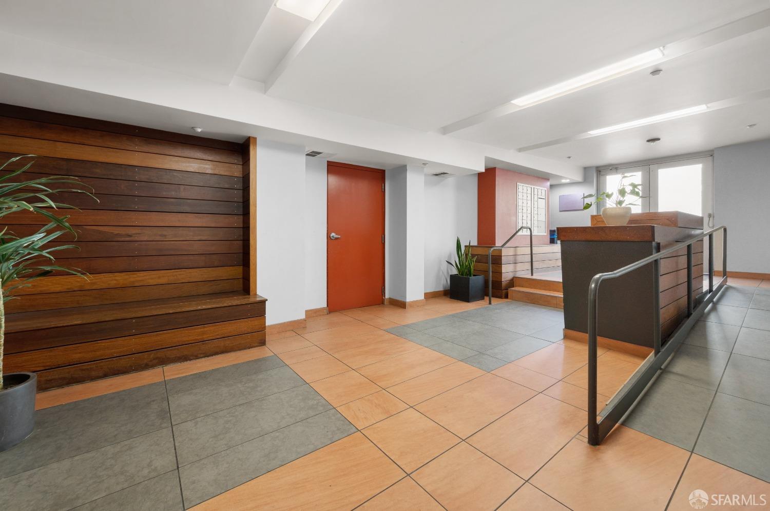 1521 Sutter Street # 302