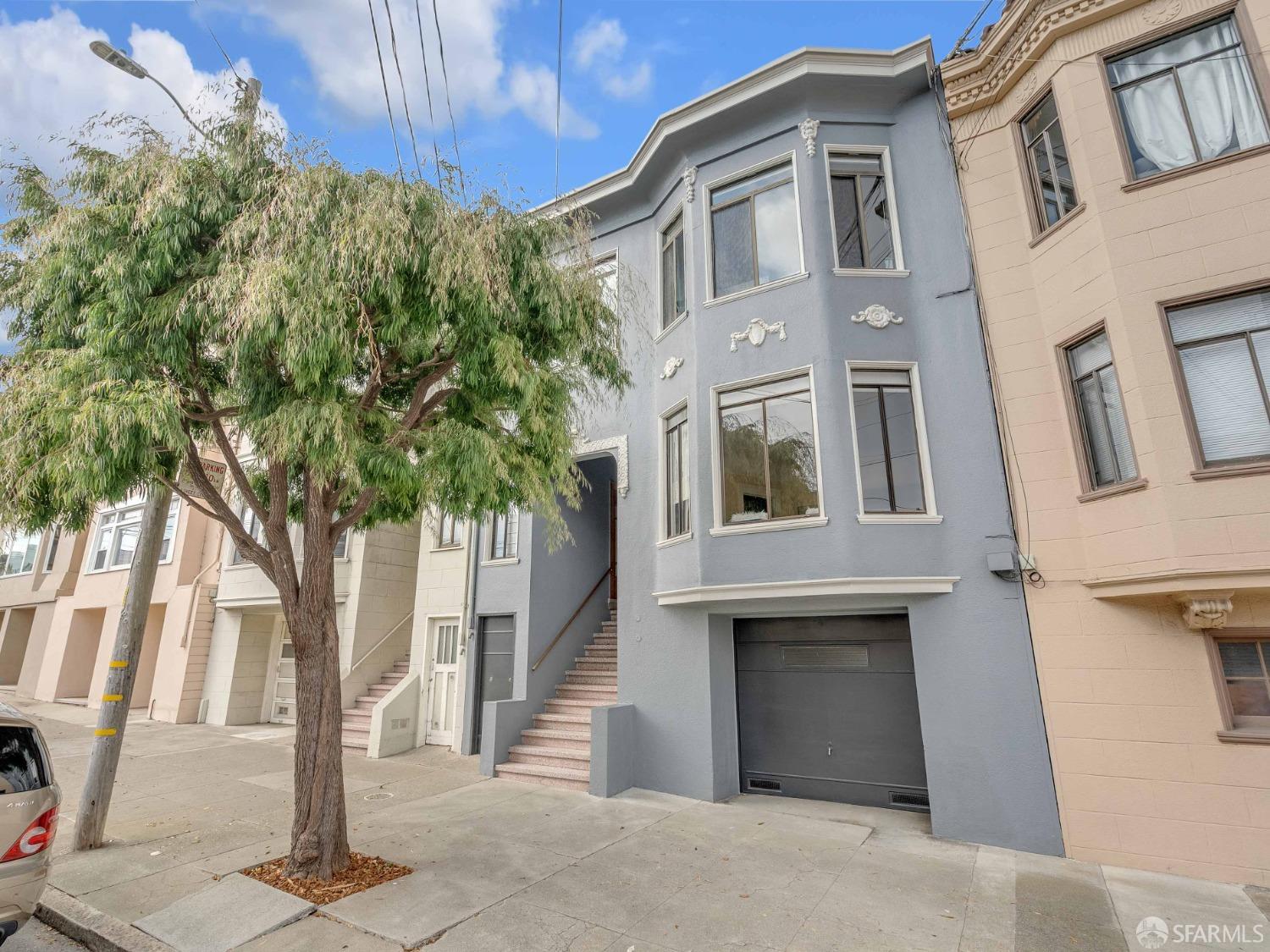 207 18th Avenue