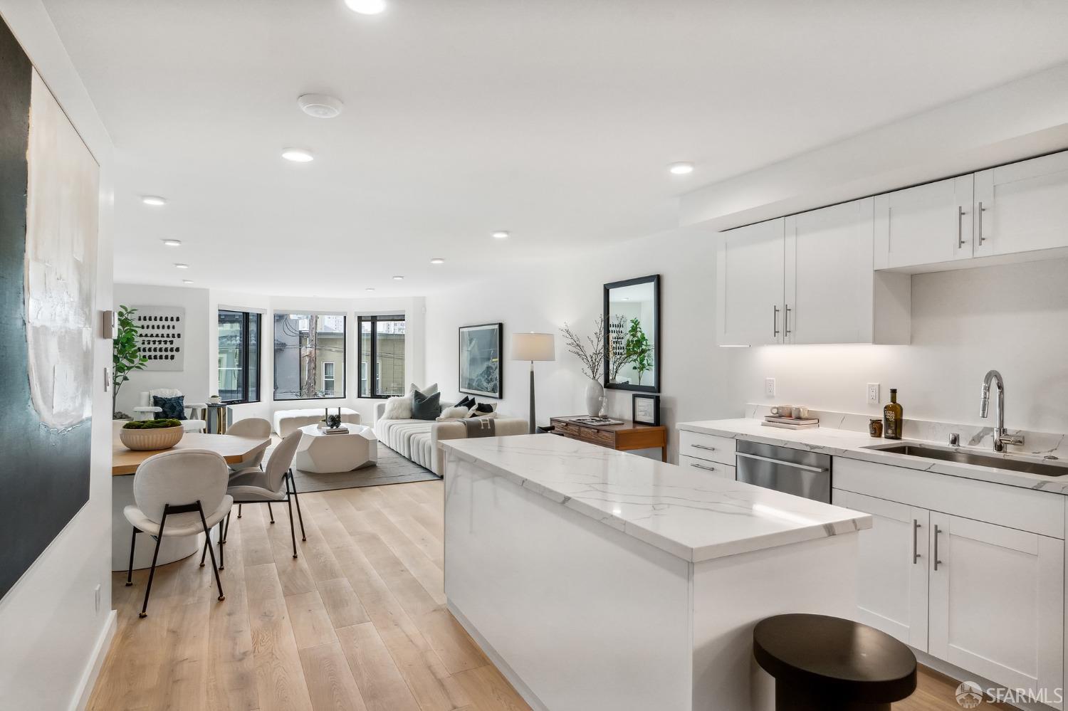 1624 Larkin Street Unit: 7