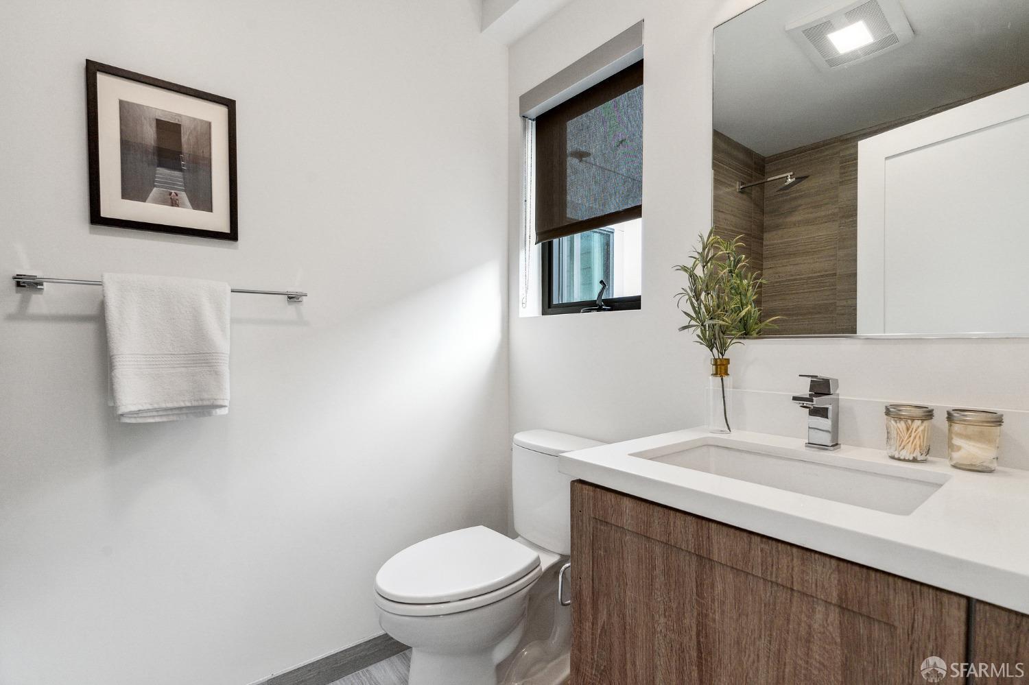 1624 Larkin Street Unit: 7