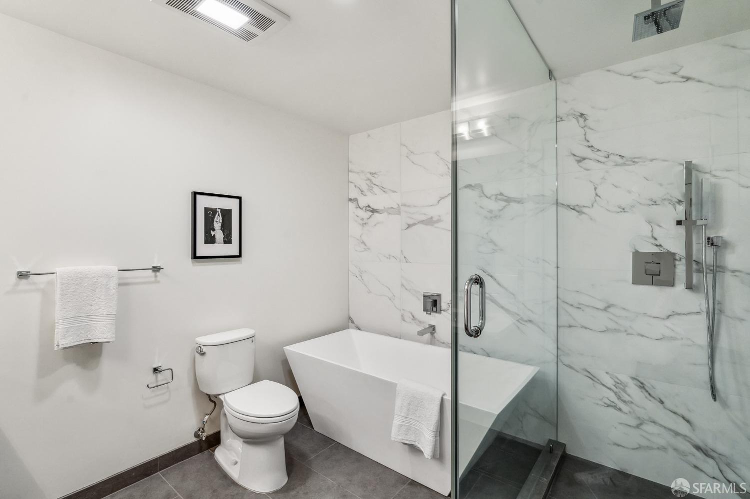 1624 Larkin Street Unit: 7