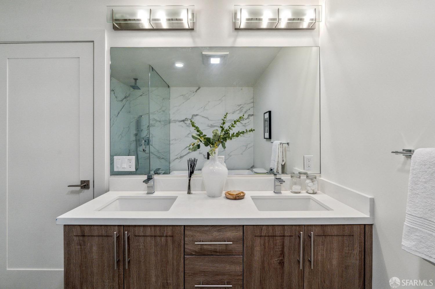 1624 Larkin Street Unit: 7