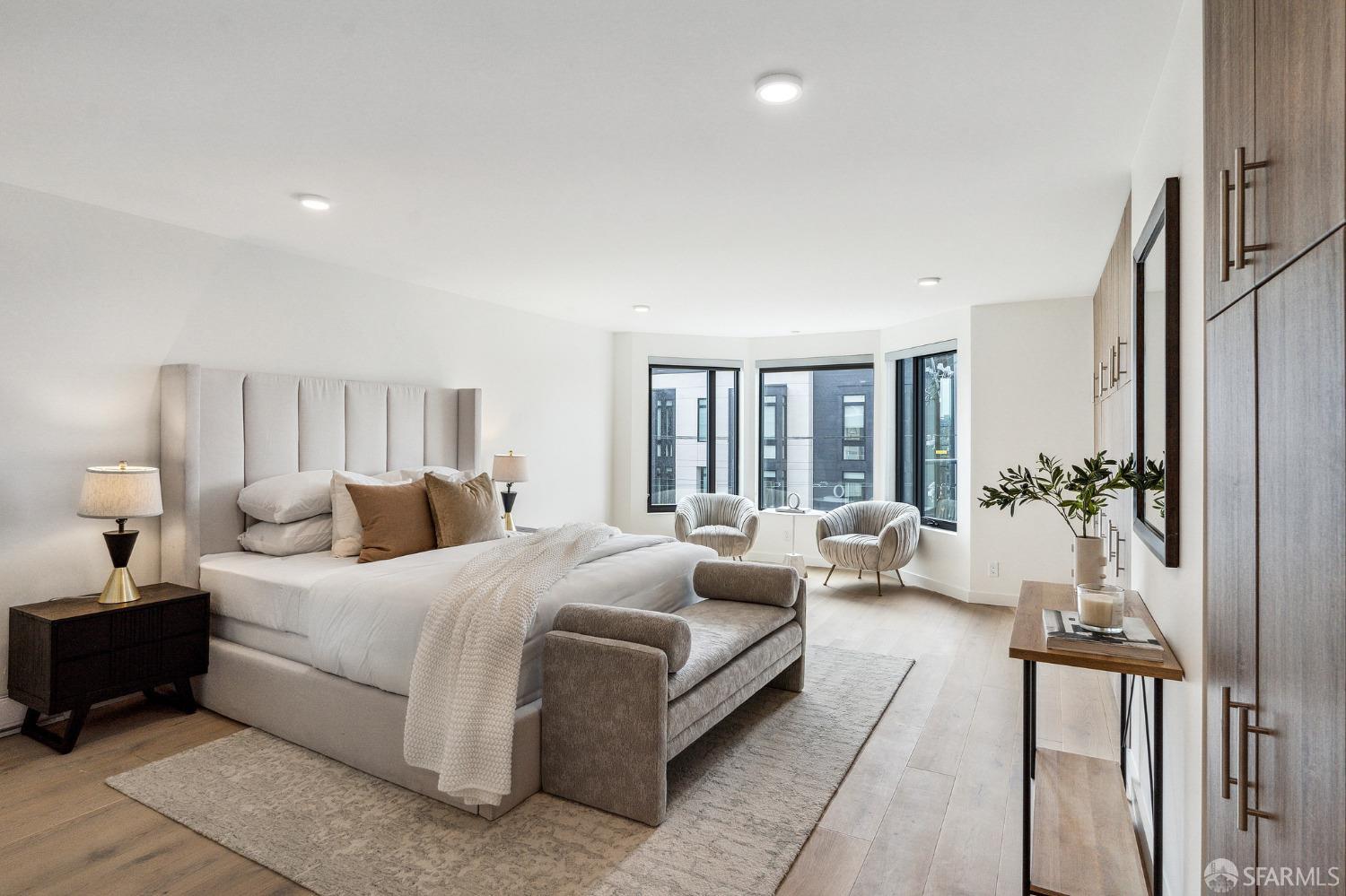 1624 Larkin Street Unit: 7