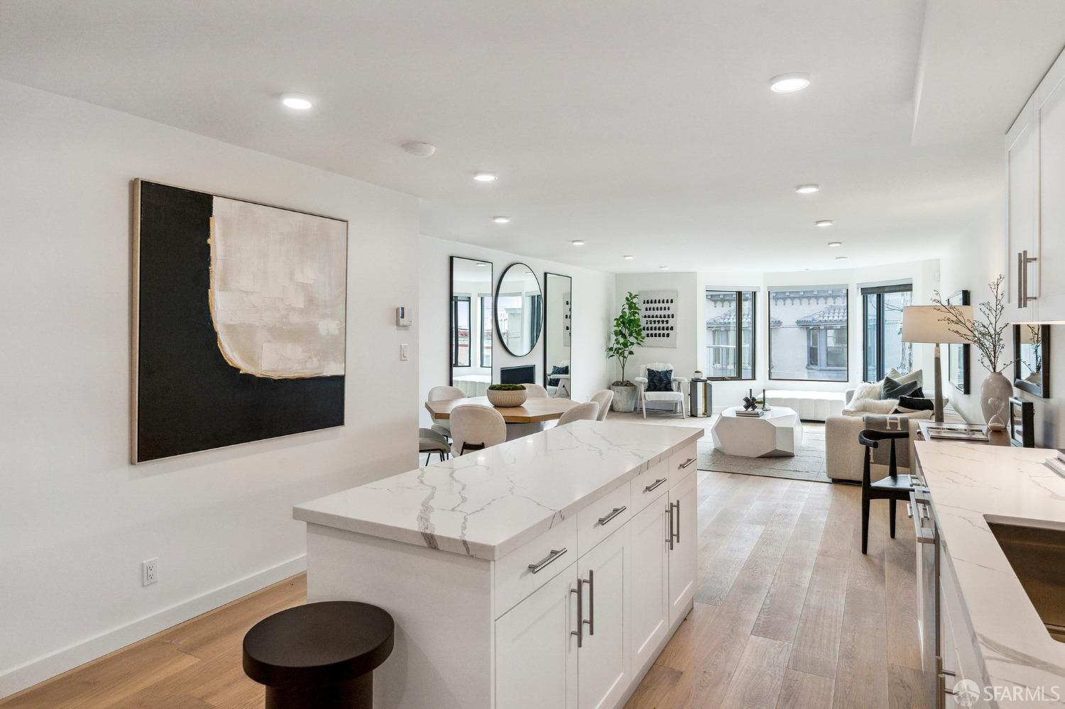 1624 Larkin Street Unit: 7