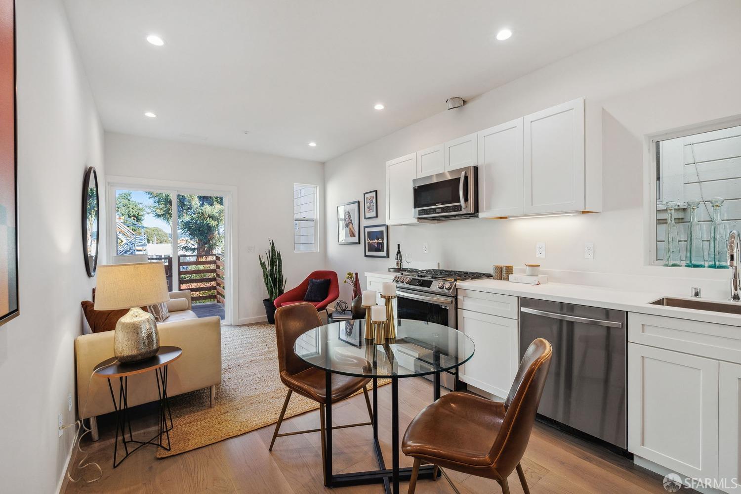 3036 Fulton Street Unit: 3