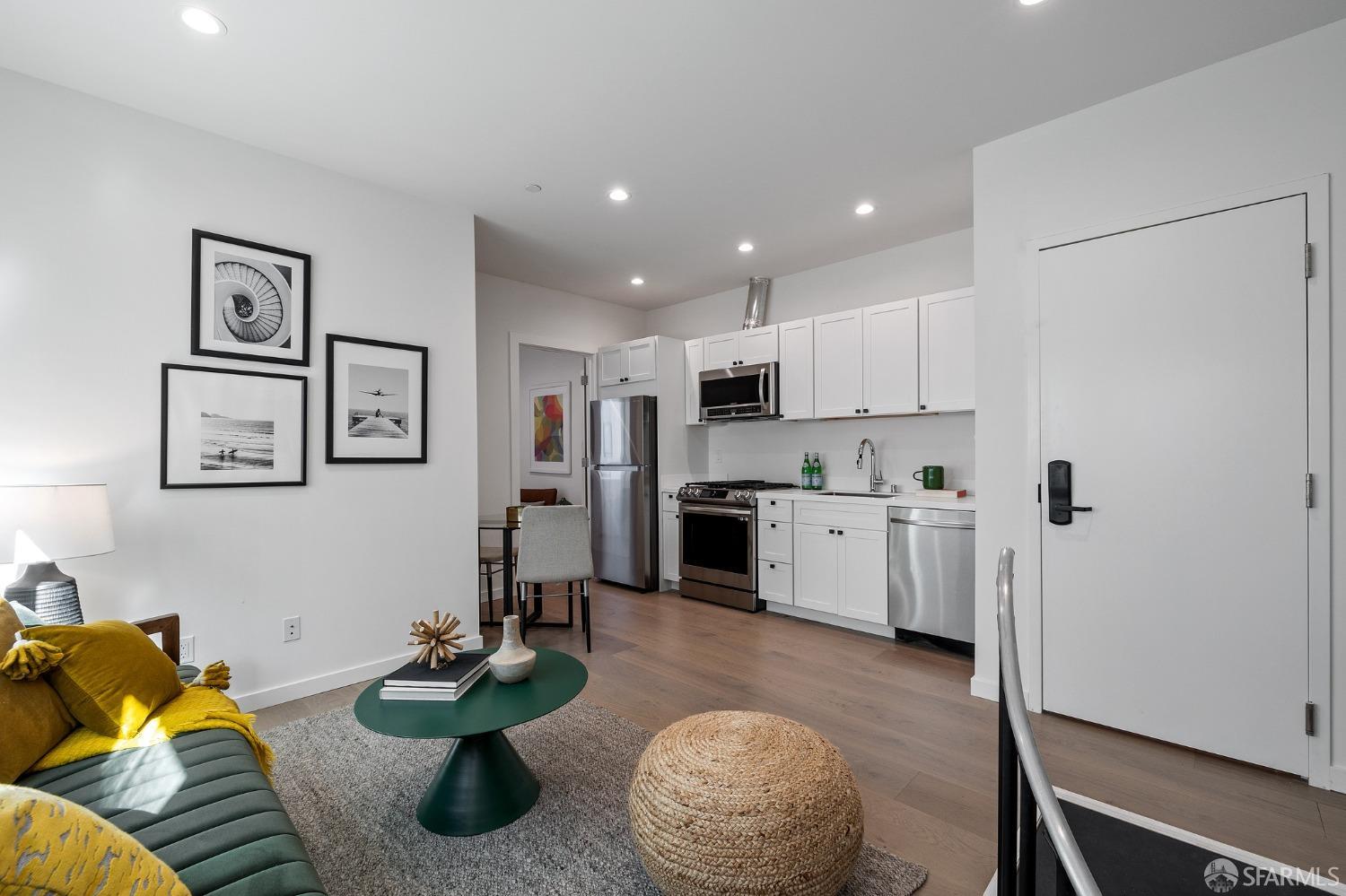 3036 Fulton Street Unit: 2