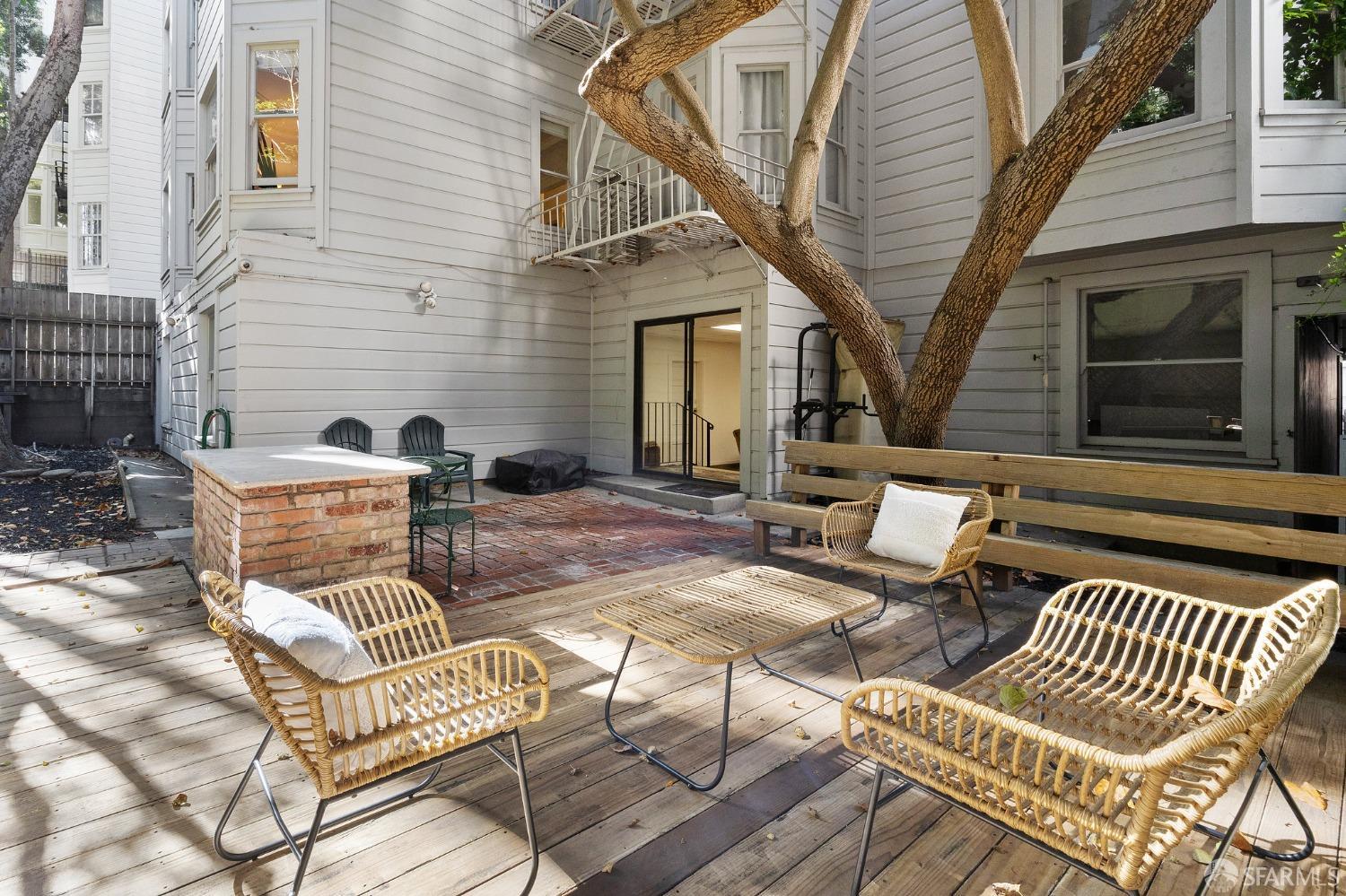 1855 Sacramento Street Unit: 11