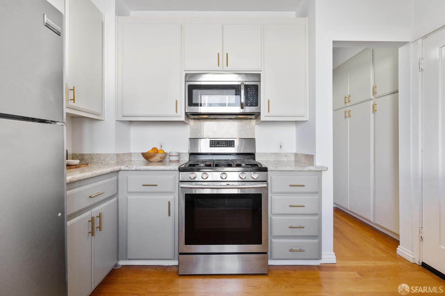 1855 Sacramento Street Unit: 11