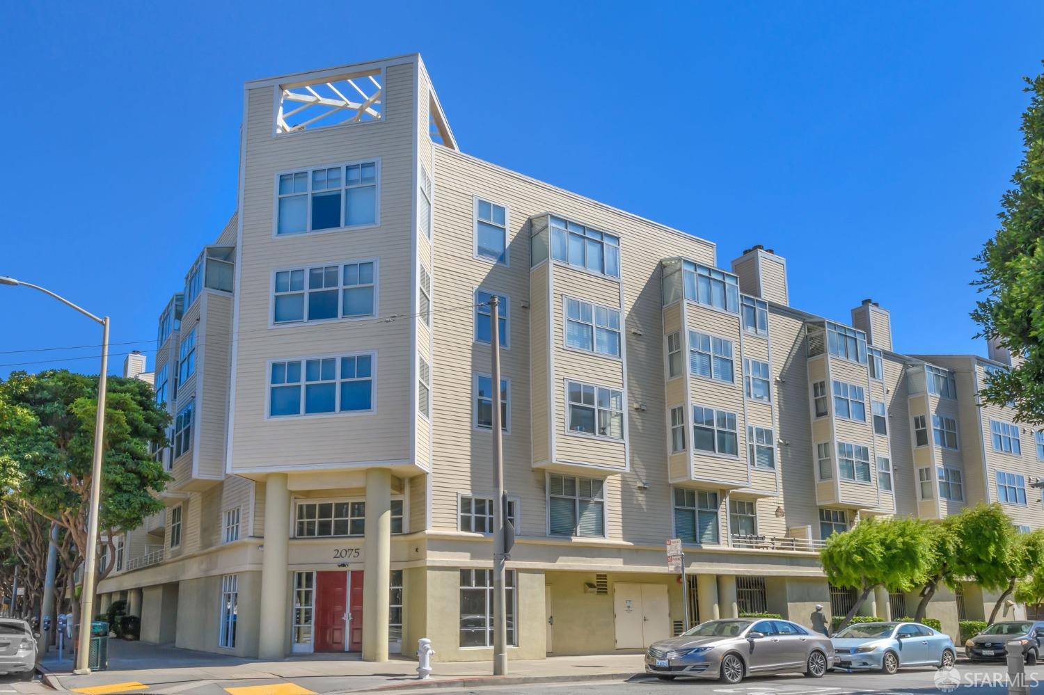 2075 Sutter Street Unit: 319