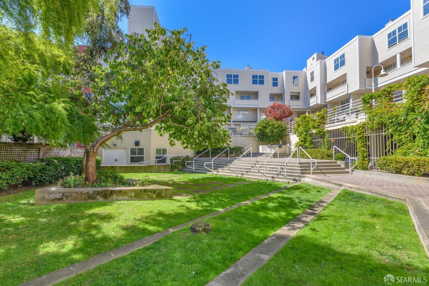 2075 Sutter Street Unit: 319
