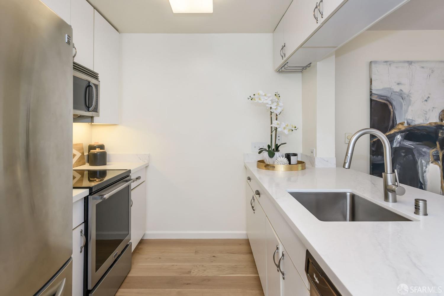 2075 Sutter Street Unit: 319