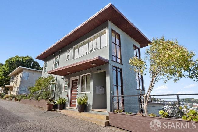 160 Graystone Terrace Unit: 8