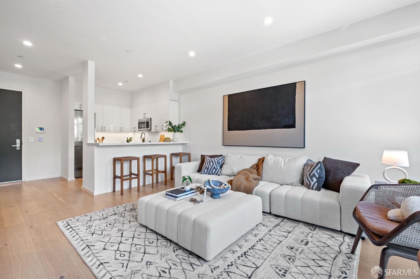 140 Pennsylvania Avenue Unit: 202