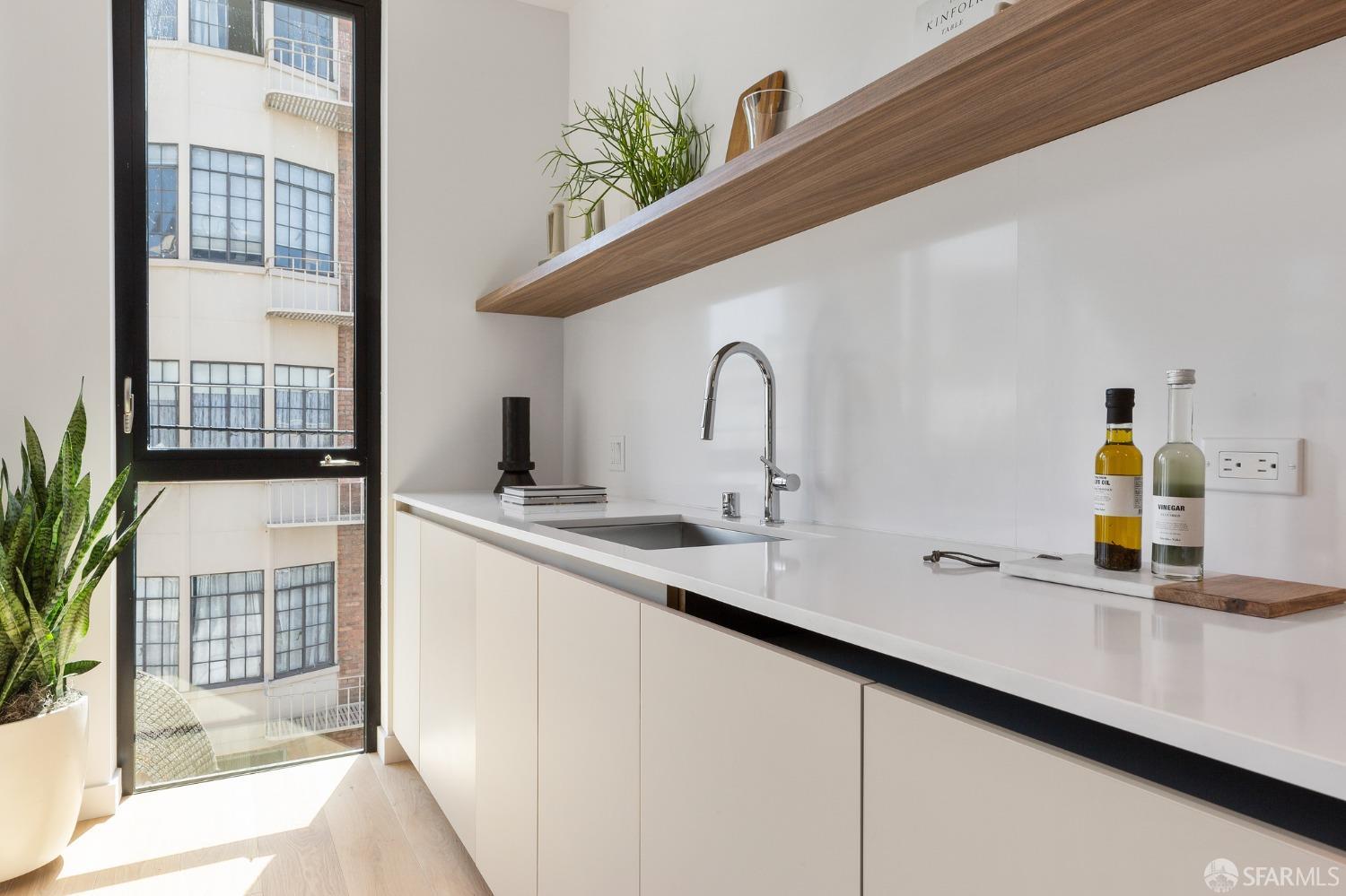 311 Grove Street Unit: 5