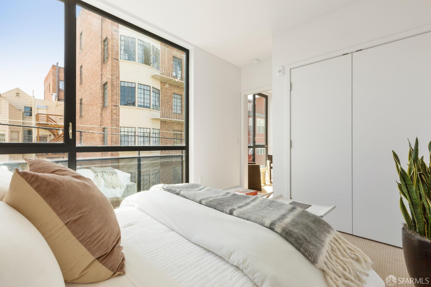 311 Grove Street Unit: 5