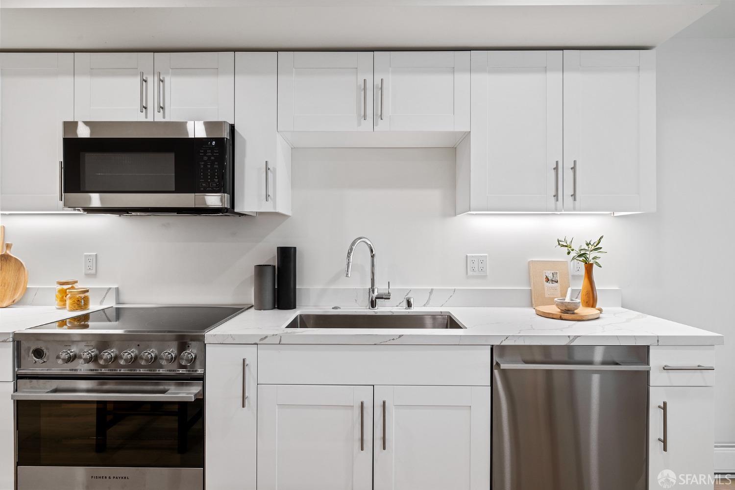 1624 Larkin Street Unit: 6