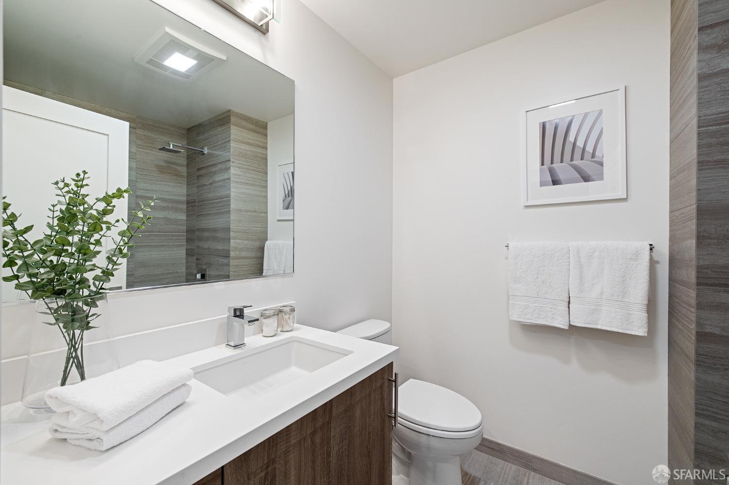 1624 Larkin Street Unit: 6