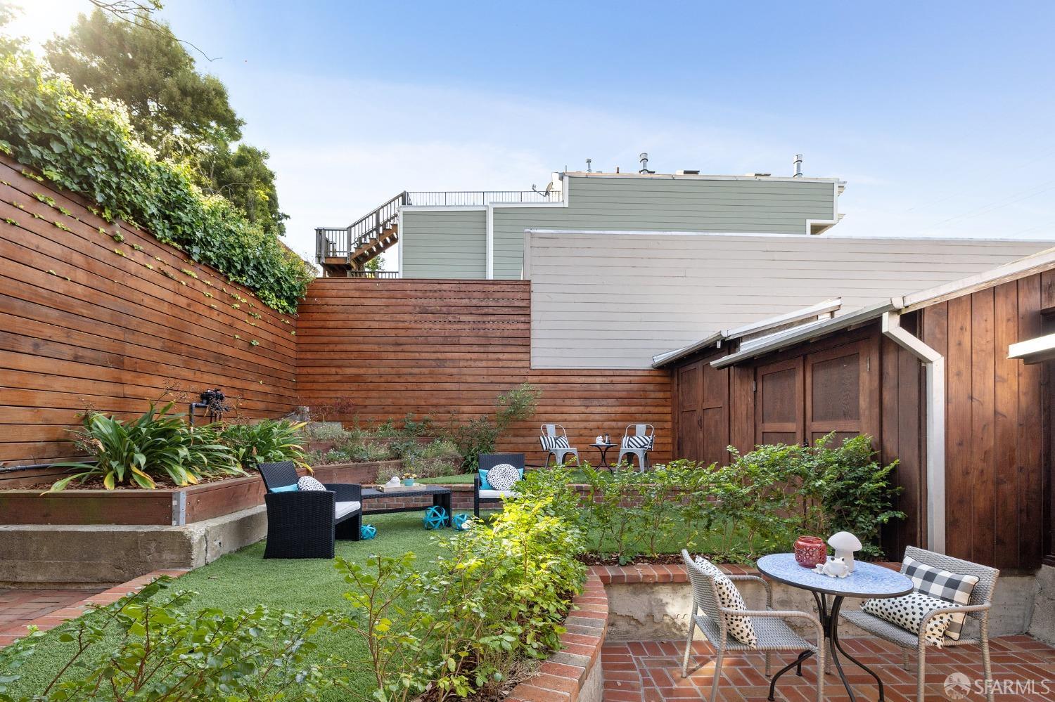 908 Douglass Street