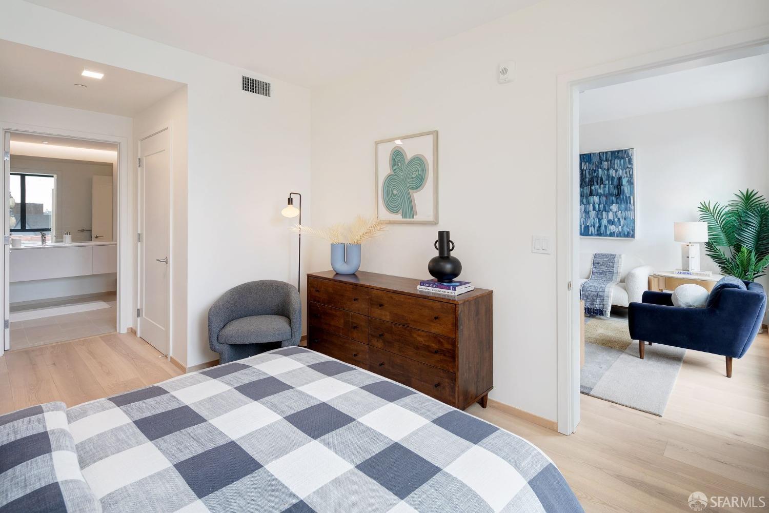 2238 Market Street # 302
