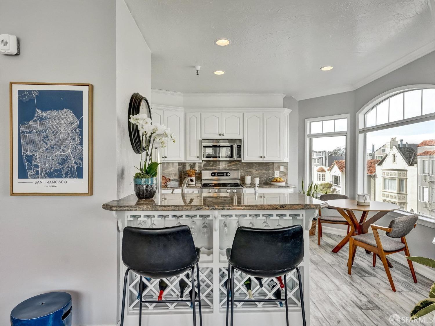 1921 Jefferson Street Unit: 305