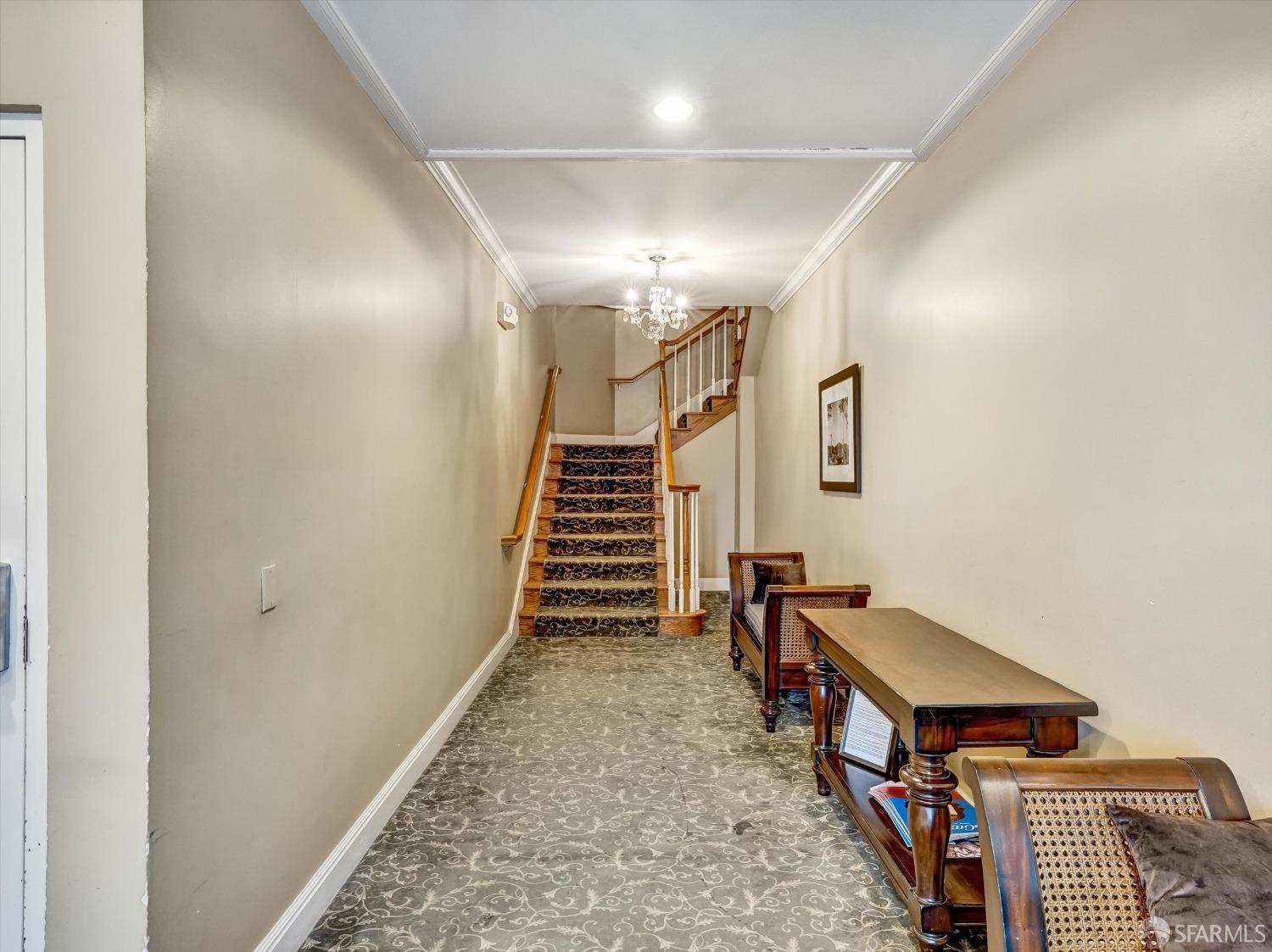 1921 Jefferson Street Unit: 305