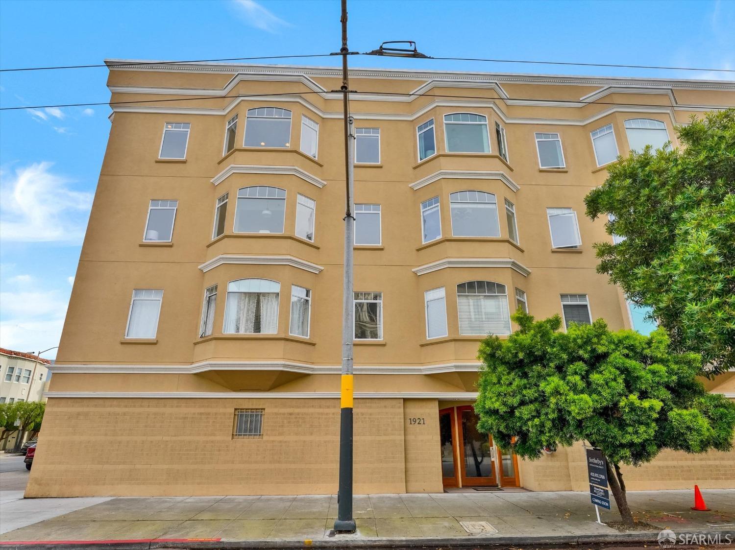 1921 Jefferson Street Unit: 305