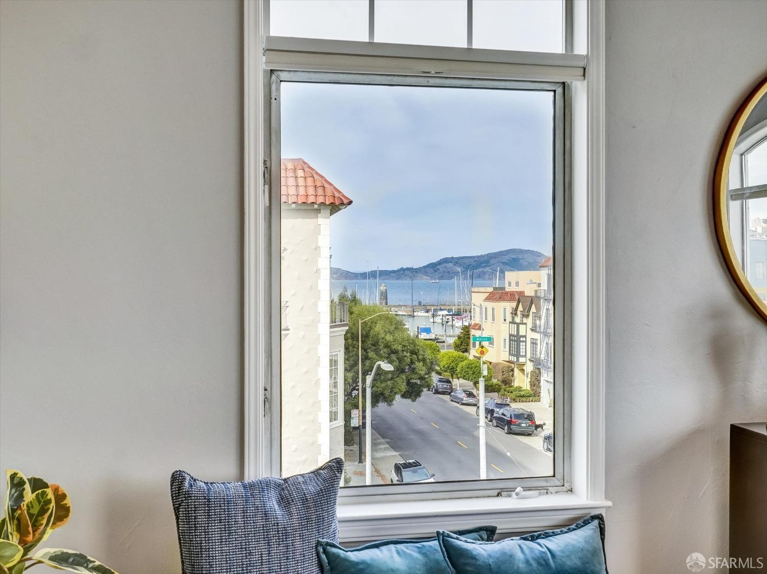 1921 Jefferson Street Unit: 305