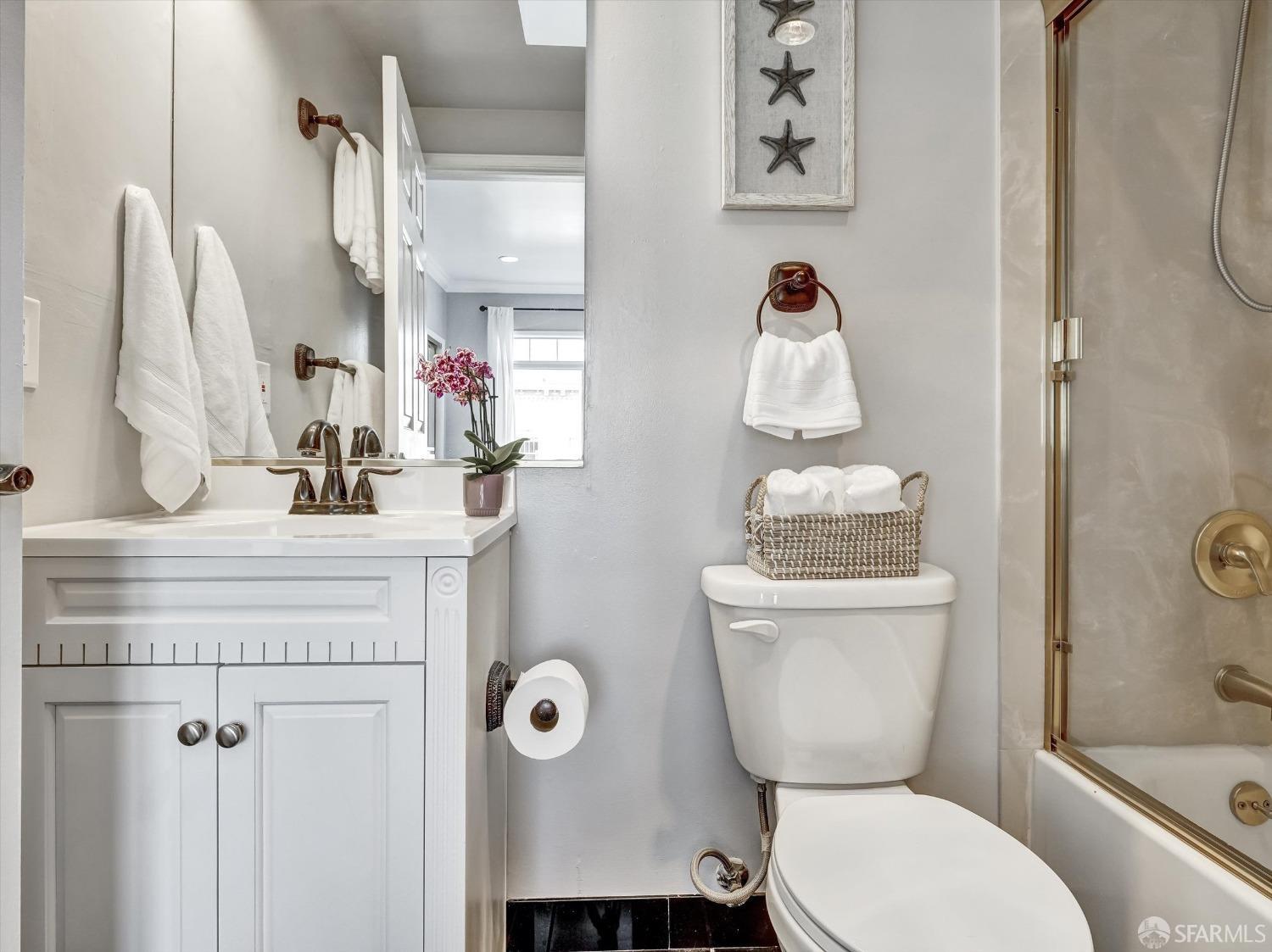 1921 Jefferson Street Unit: 305