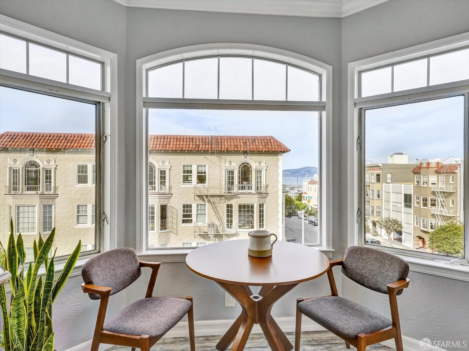1921 Jefferson Street Unit: 305