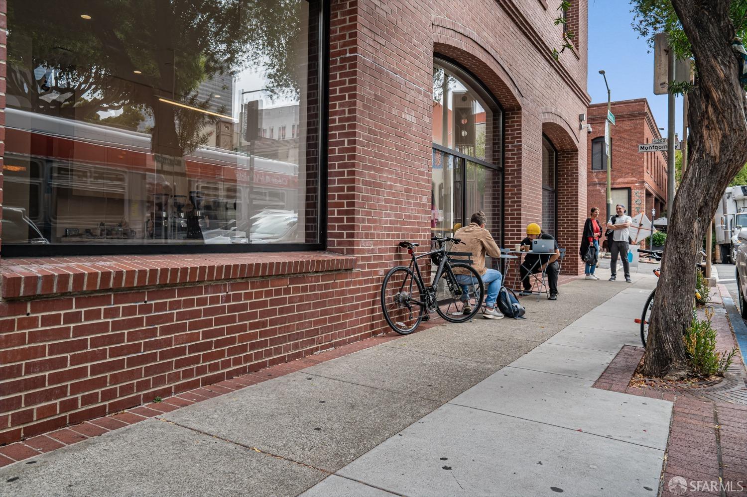 733 Front Street Unit: 605