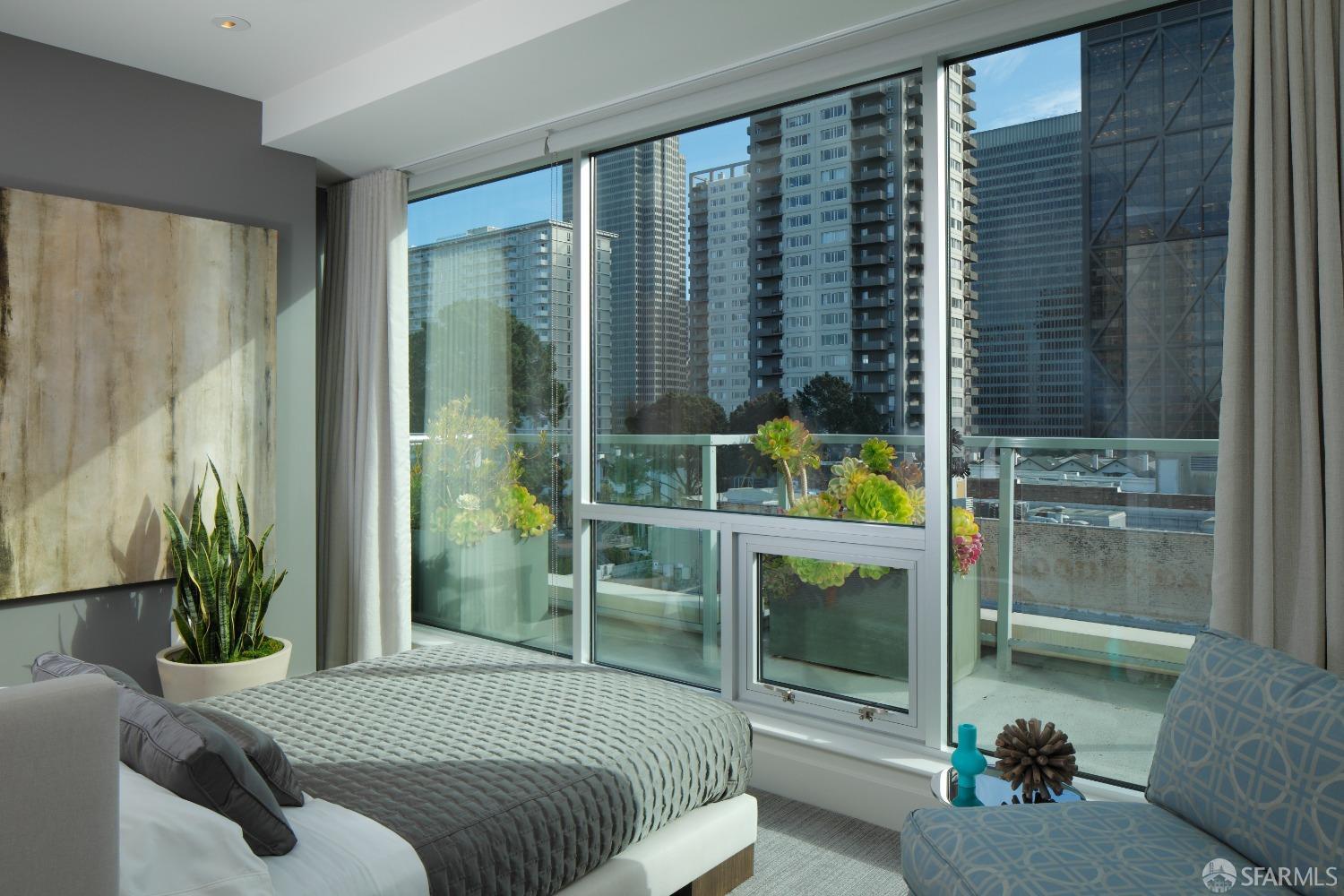 733 Front Street Unit: 605