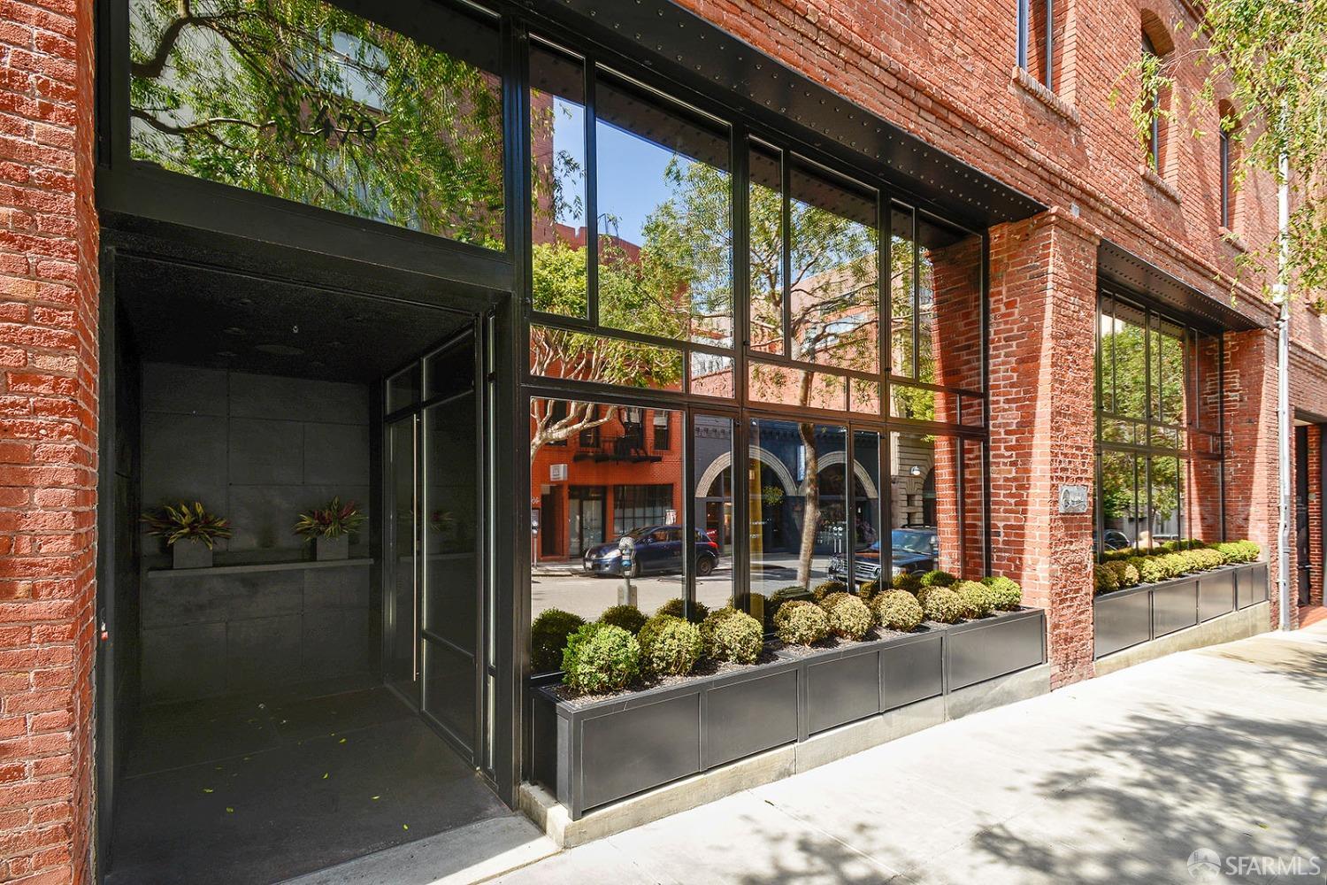 733 Front Street Unit: 605